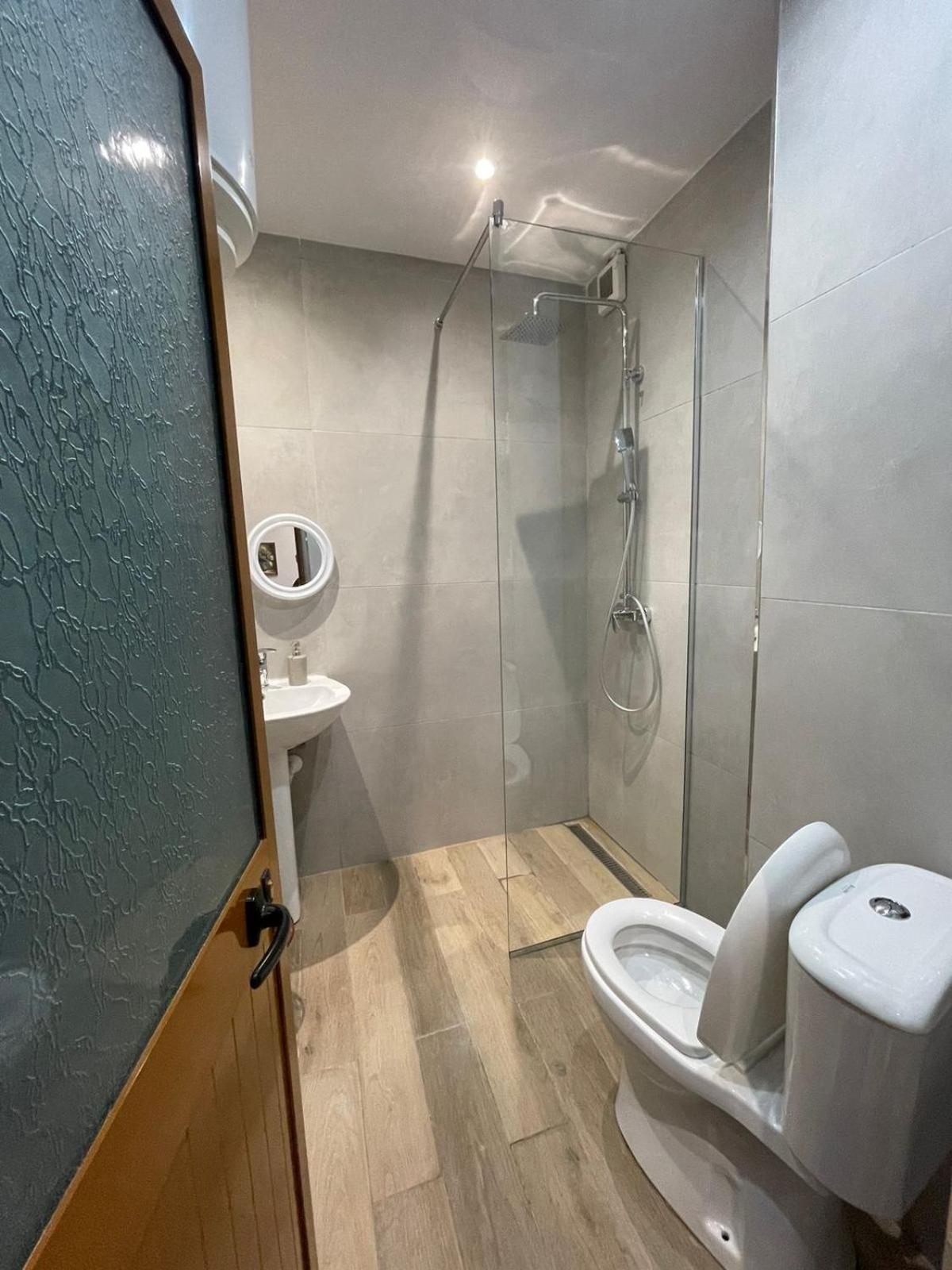 E&B Cosy Apartment Тирана Экстерьер фото